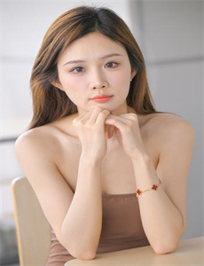 《我女友的妈妈4中语字追剧电视剧》