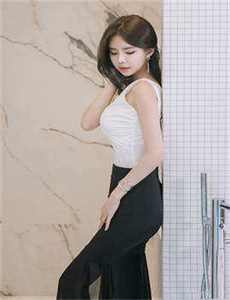 《少妇风韵犹存偷拍视频一区》